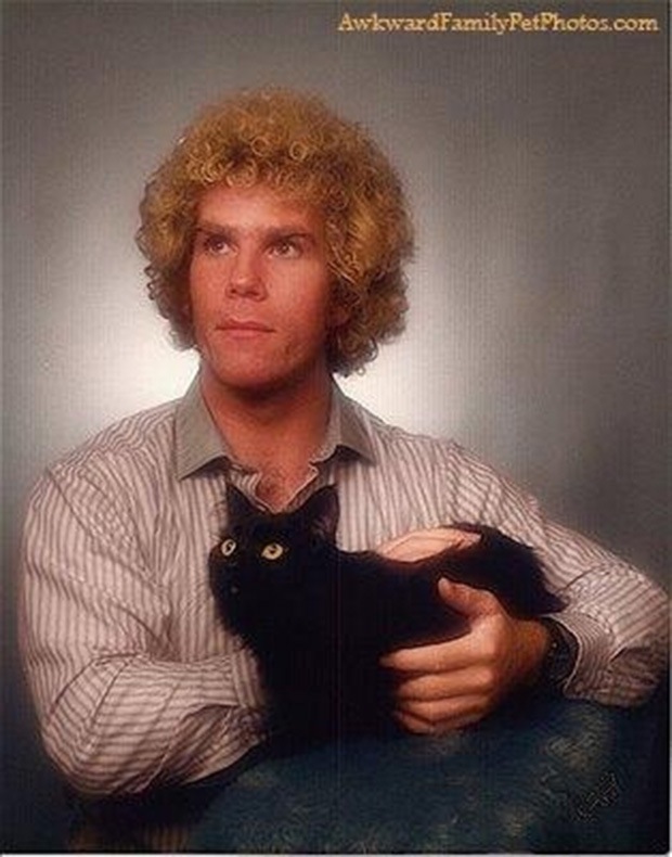 21 Hilarious Photos Of Men And Cats That Will Make You Cringe Page 2 Of 2