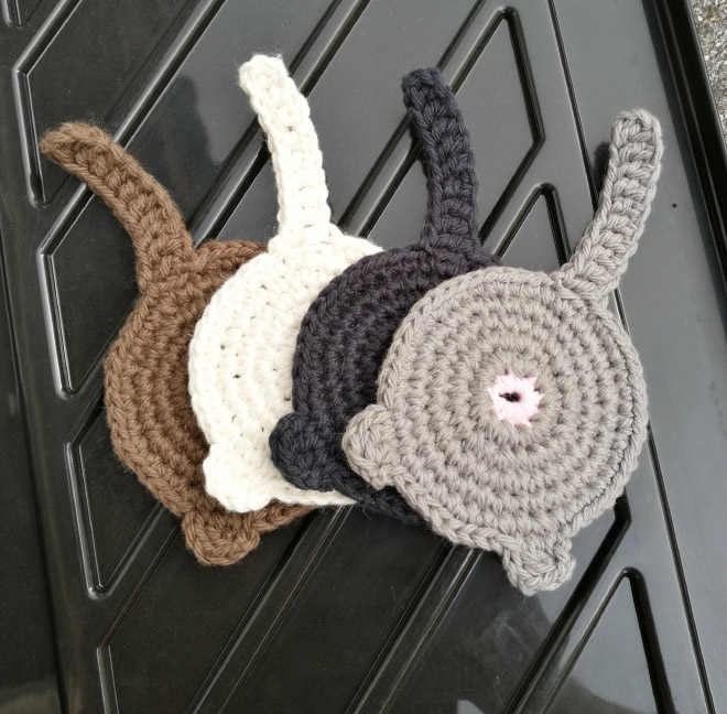 Crocheted Cat Butt Coasters Are A Thing Now, And Feline Lovers Can't