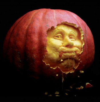 Mind-blowing pumpkin carvings by Ray Villafane
