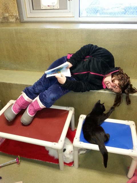 kids-read-books-to-cats-9