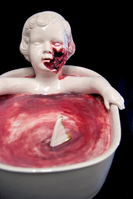 amazingly-creepy-porcelain-figurines-by-maria-rubinke-11
