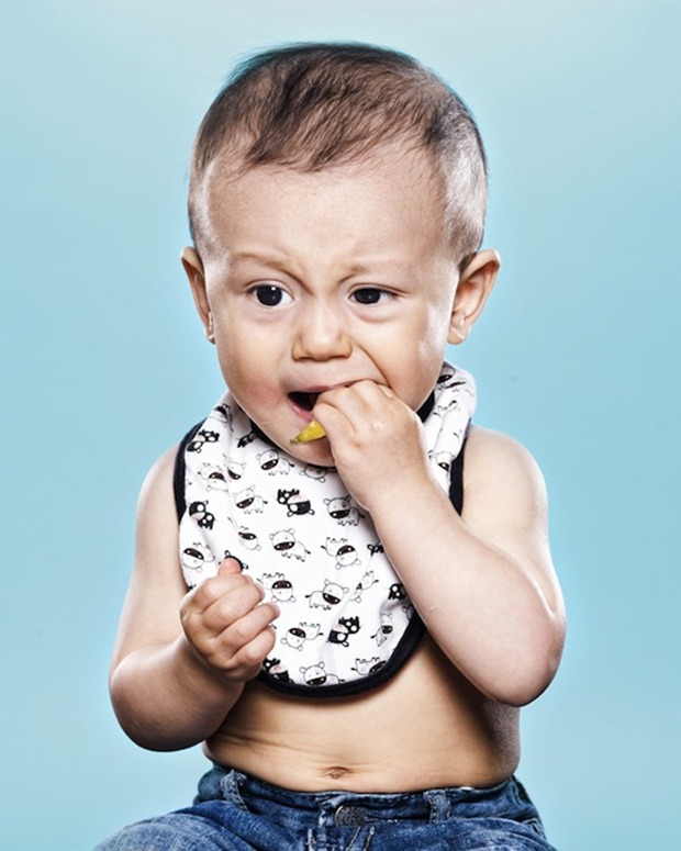 Babies-and-Toddlers-Tasting-Lemons-10