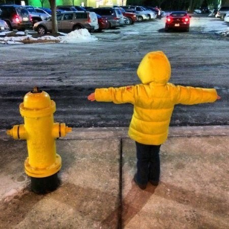 24 Funny Photos Of People Who Accidentally Dressed Like Their Surroundings. #5 Is TheBest Ever.