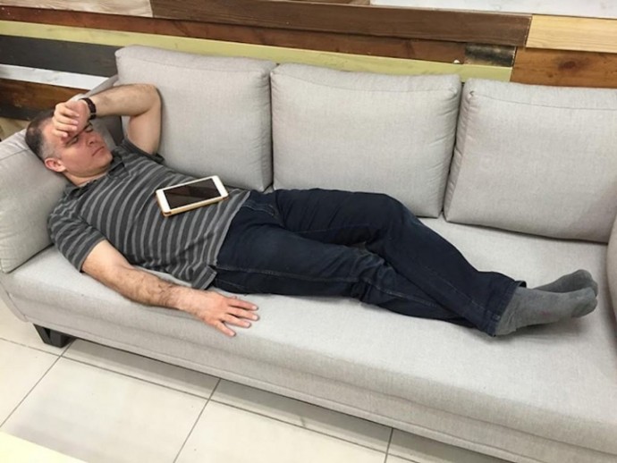 CEO Falls Asleep At Work And His Employees Made Fun Of Him In The Most Hilarious Way Ever