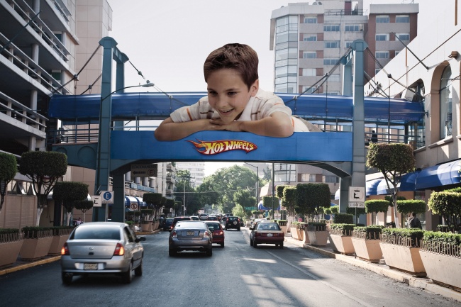 12 Of The Most Brilliant Street Ads Ever. #6 Is Creativity At Its Best.