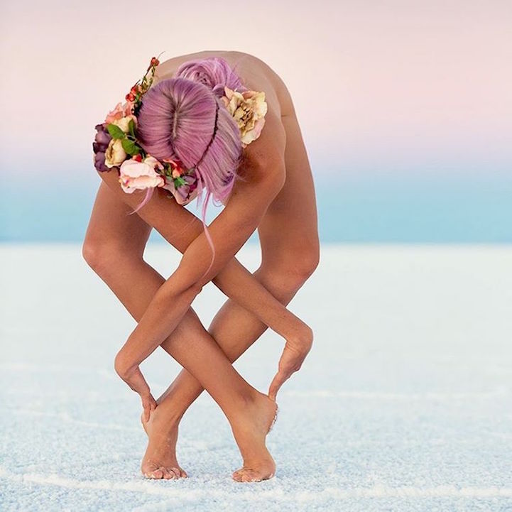 Amazing yogi contorts into incredible poses to inspire self-acceptance