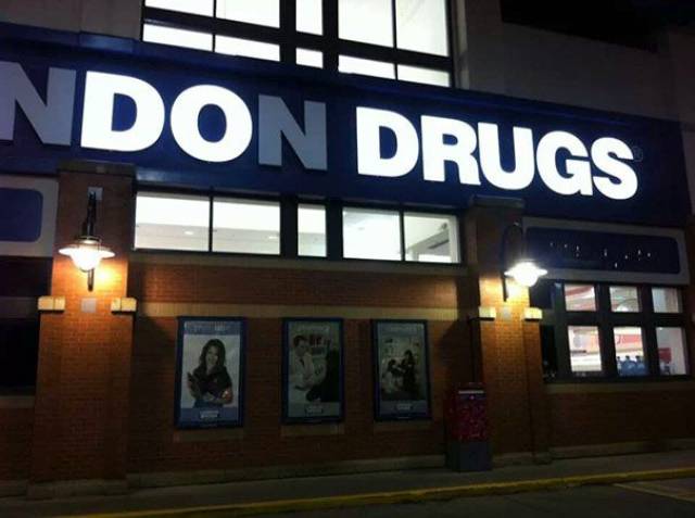 28 Of The Most Hilarious Neon Sign Fails Ever