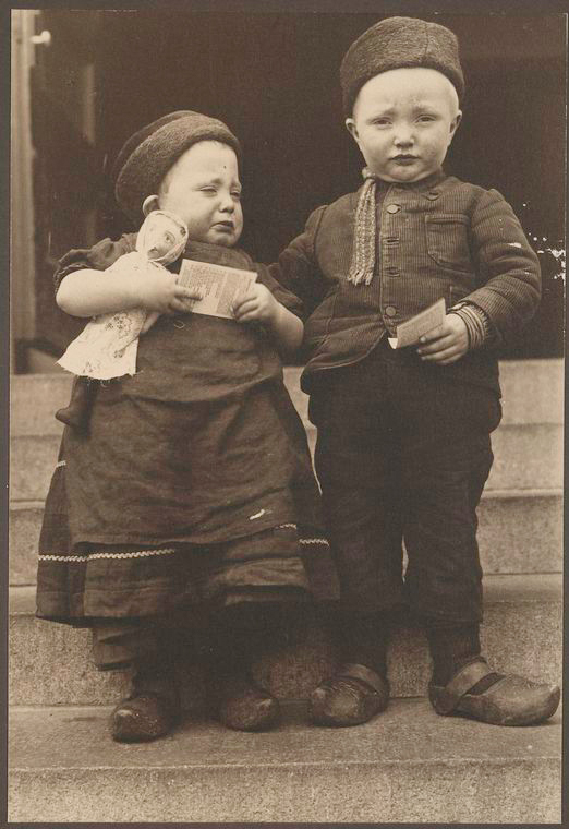 31 Ellis Island Immigrant Photos From 100 Years Ago That Remind Us The ...