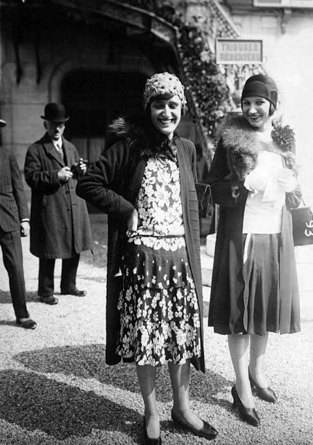 15+ Photos Showing The Amazing Women's Street Style From the 1920s