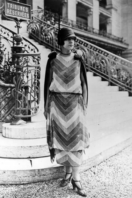 15+ Photos Showing The Amazing Women's Street Style From the 1920s